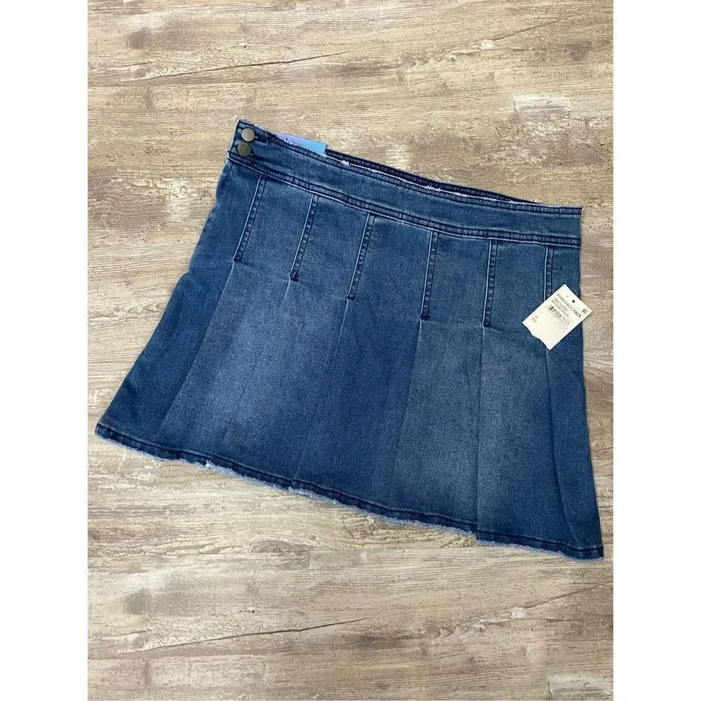 Abound Denim Jean Skirt Mid Rise Stretch Pleated Med Wash Side Zip Size 30 Waist
